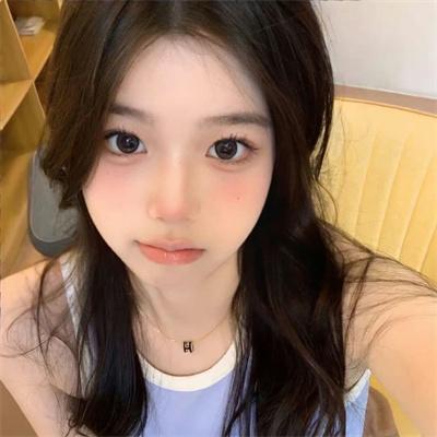 怀了帝国继承人后，被全帝国团宠